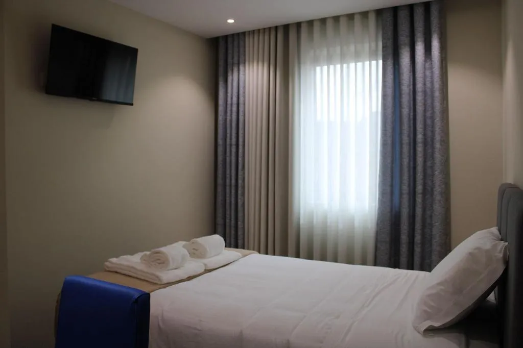 Room, Oporto Station Hostel & Rooms, Porto
