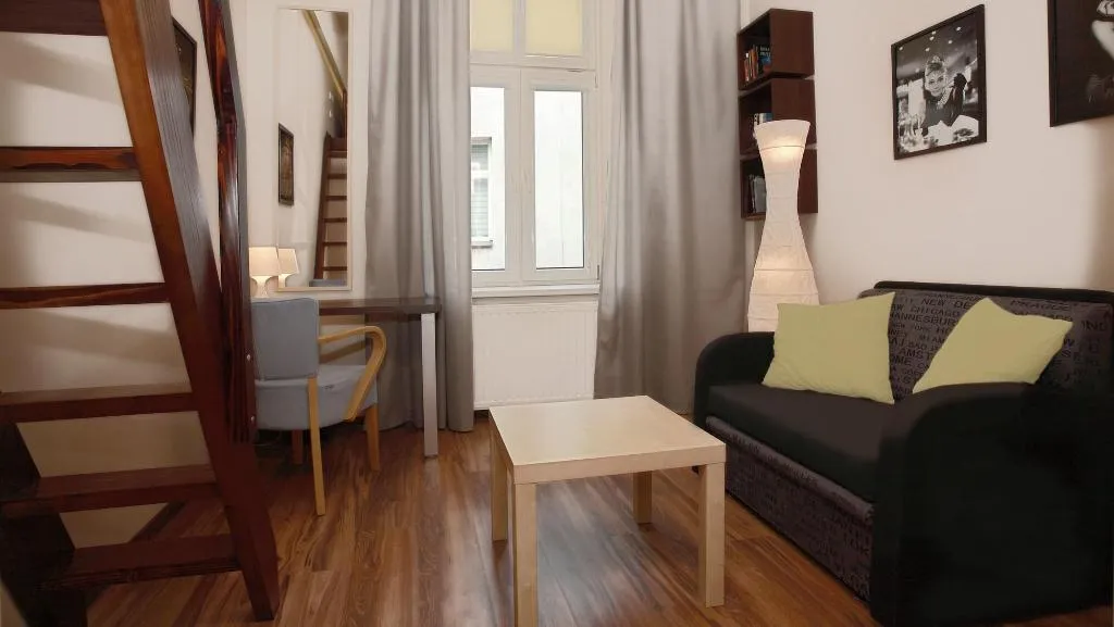 Room, Dom Turysty - Pokoje Goscinne, Krakow