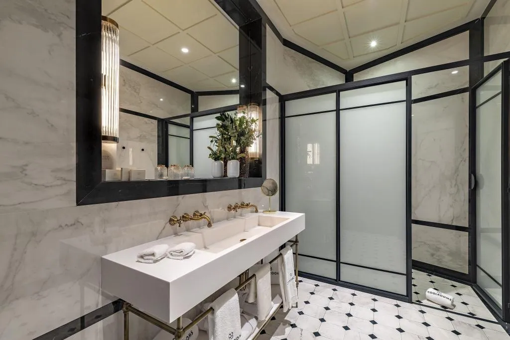 DOUBLE DELUXE KING BED Room, Hotel Coolrooms Atocha, Madrid