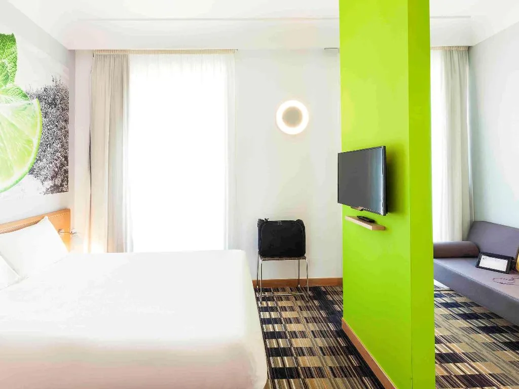 Room, Ibis Styles Napoli Garibaldi, Naples