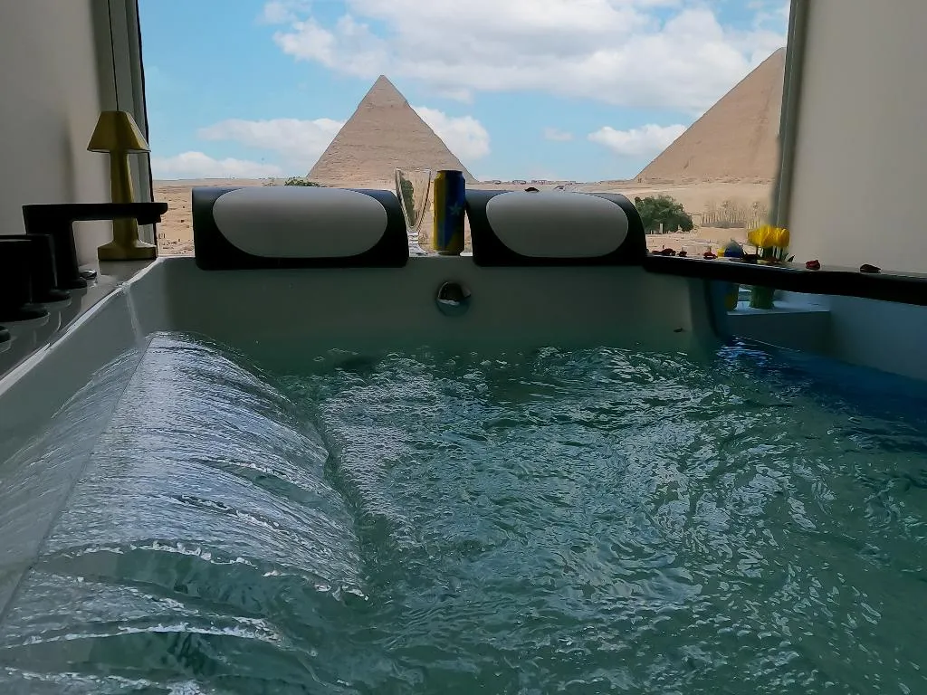 Double or Twin DELUXE WITH JACUZZI Room, Giza Pyramids View Inn, Cairo