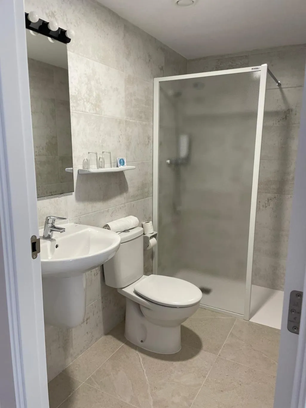 QUADRUPLE WITH TERRACE Room, Blason Junior, Valencia