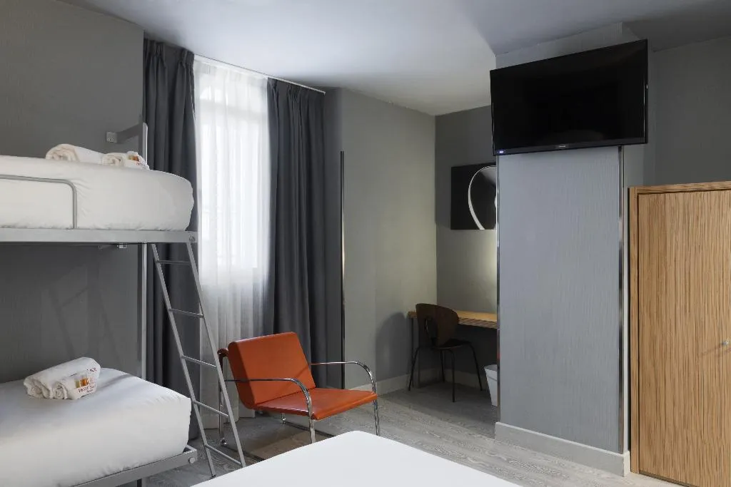 QUADRUPLE STANDARD Room, Petit Palace Alcala, Madrid