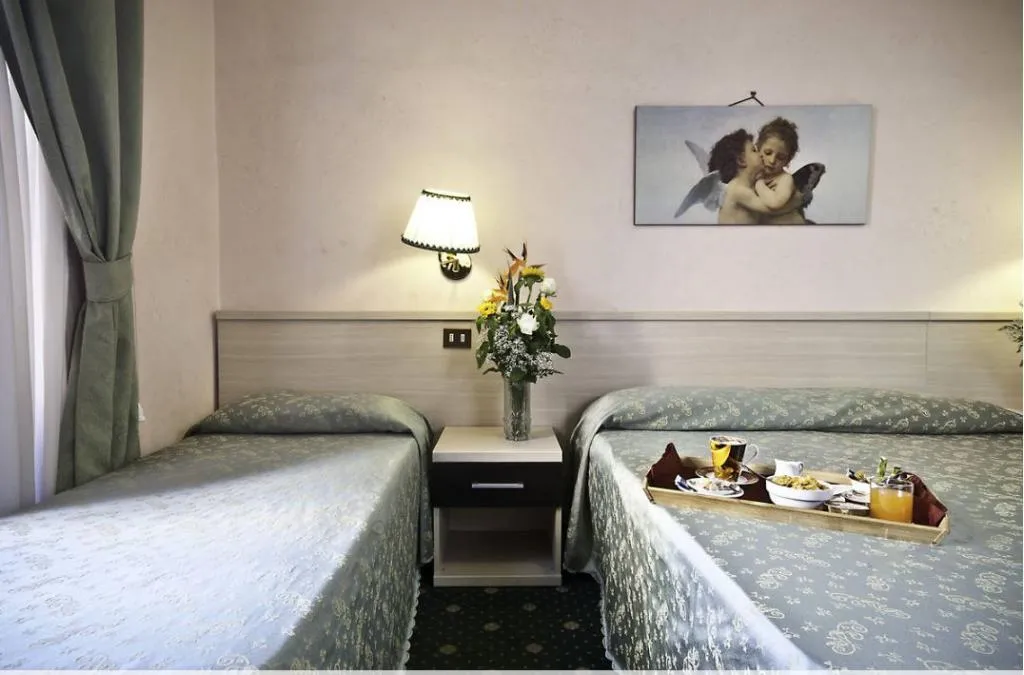 Double or Twin STANDARD Room, Priscilla, Rome