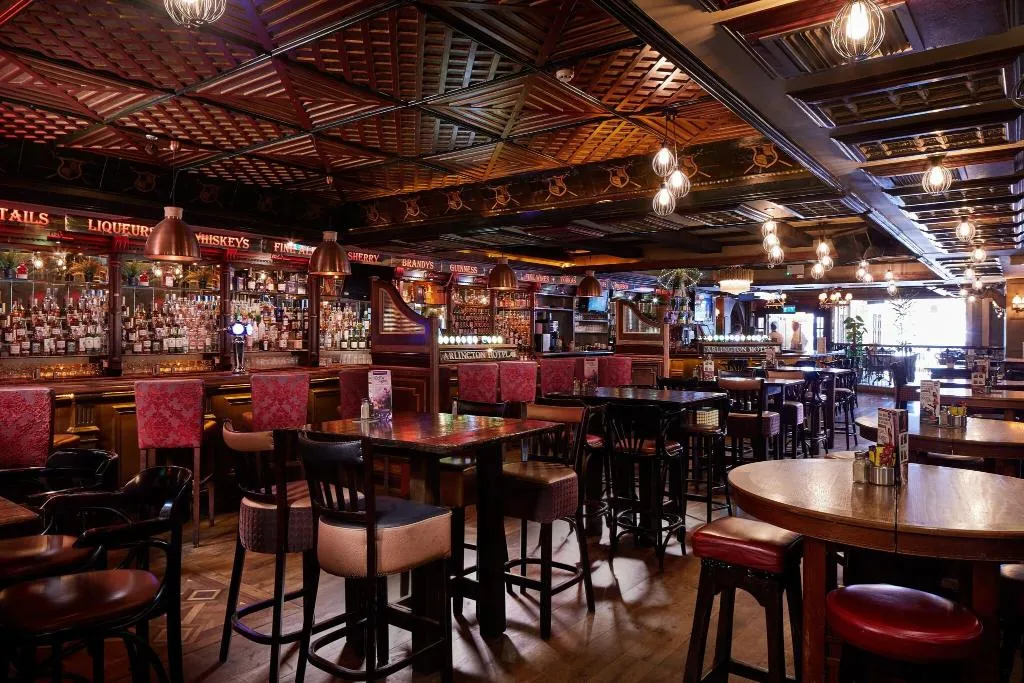 Bar, Arlington Hotel Dublin, Dublin