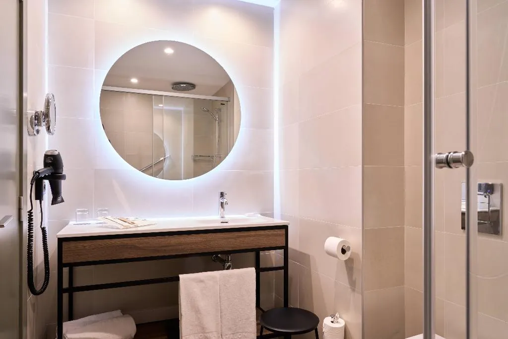 Double or Twin WITH TERRACE Room, Catalonia Park Putxet, Barcelona