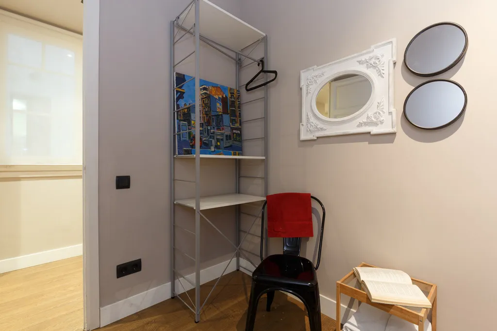 APARTMENT CAPACITY 5 Room, AinB Eixample-Miro Apartments, Barcelona