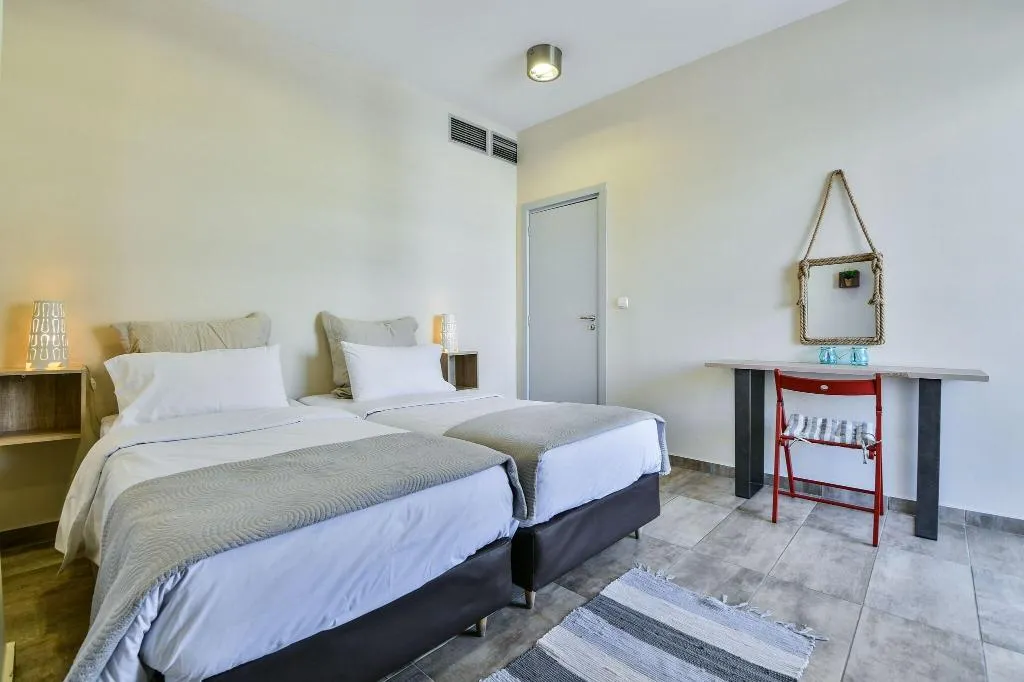 Room, Athens Way Lofts, Athens