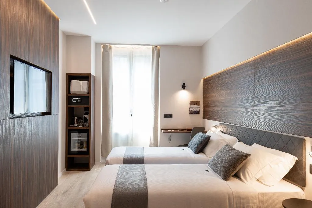Double or Twin SUPERIOR Room, AH - Duomo Essence, Milan