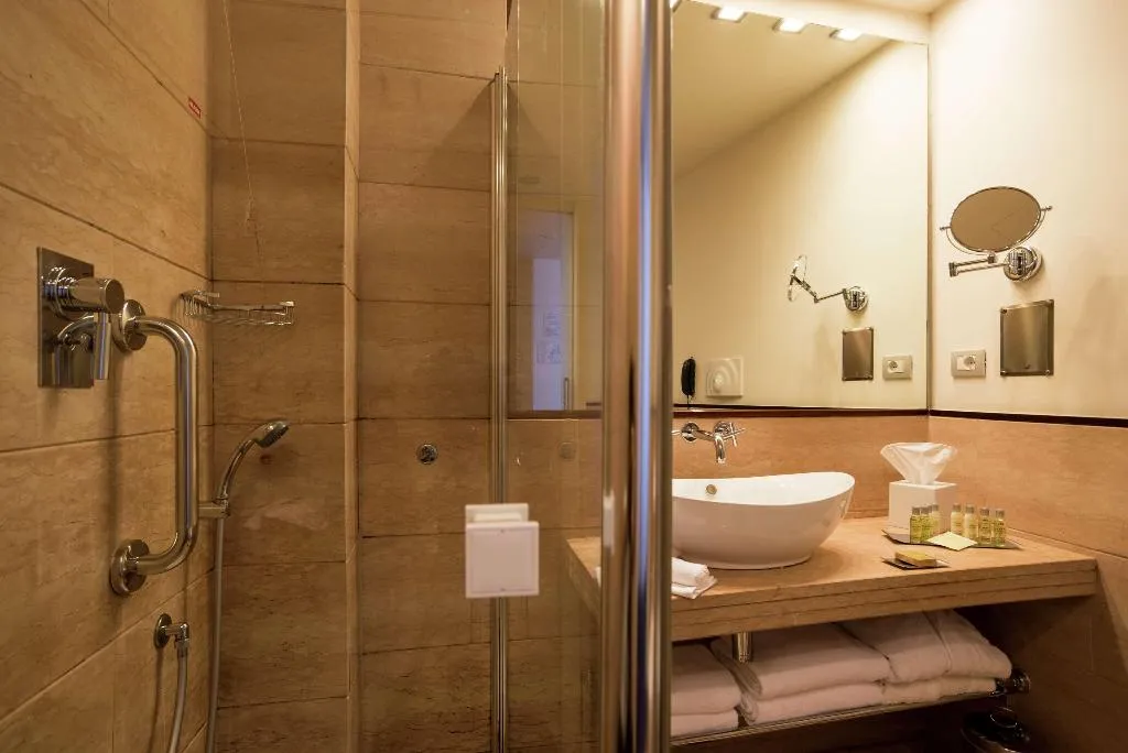 SINGLE STANDARD Room, DoubleTree by Hilton Florence Metropole, Florence