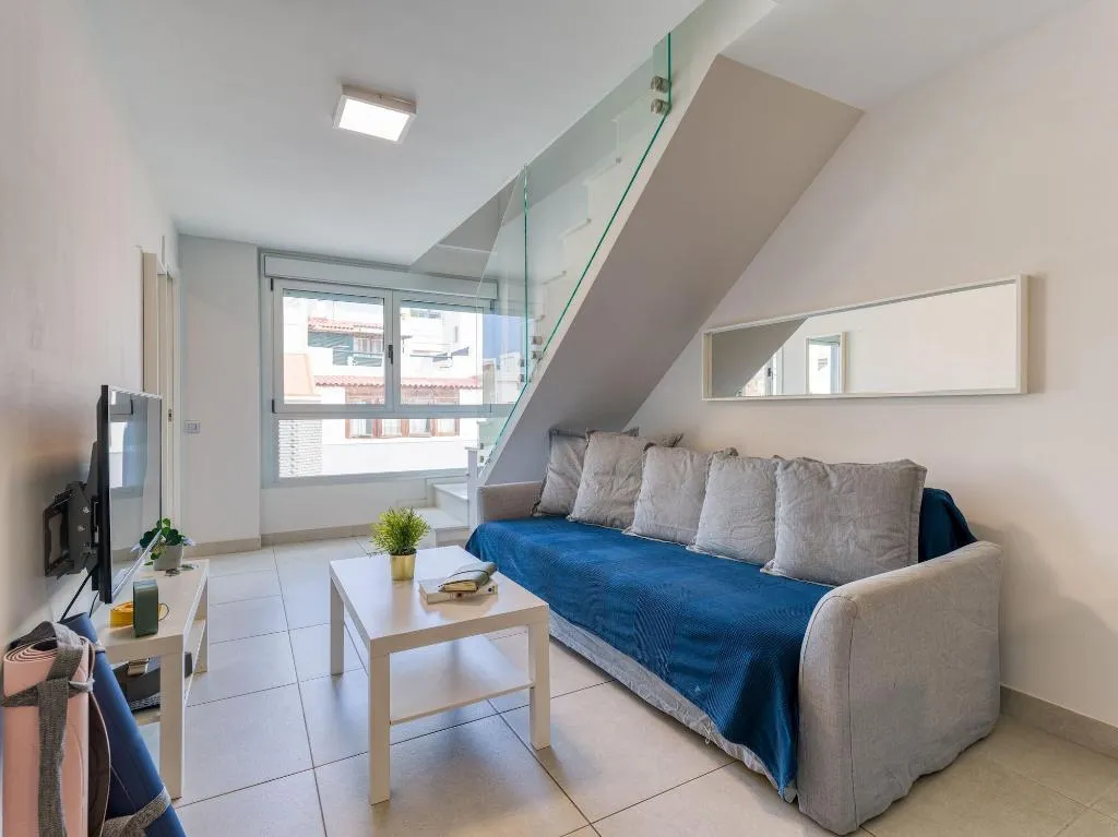 Room, Tusity Yeah, Gran Canaria
