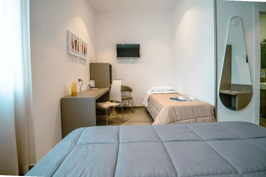 TRIPLE DELUXE Room, Hotel Bruman Salerno, Naples