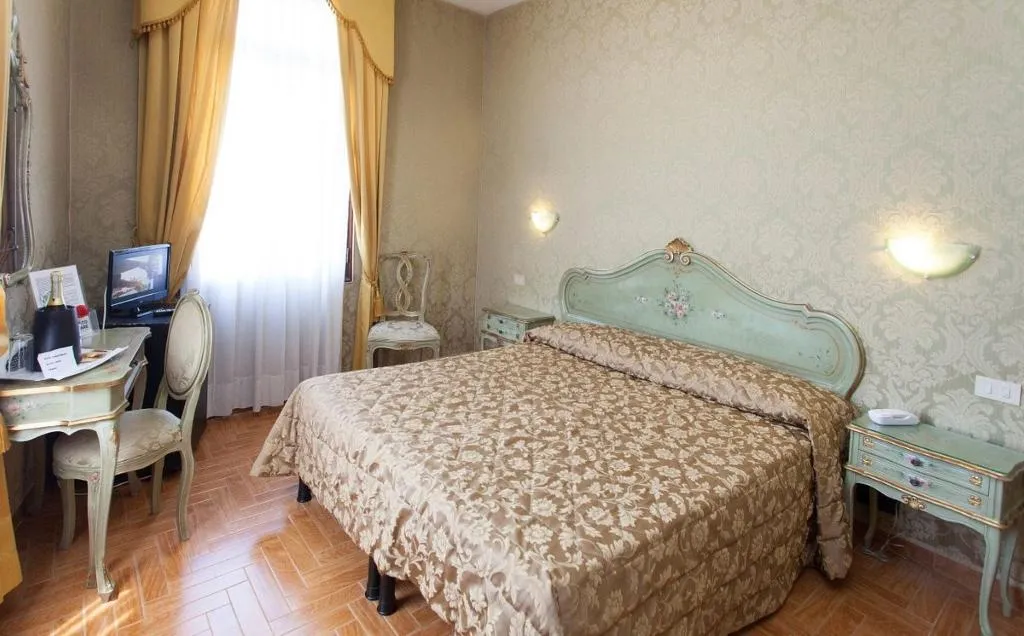 SINGLE STANDARD Room, Hotel Canal, Venice