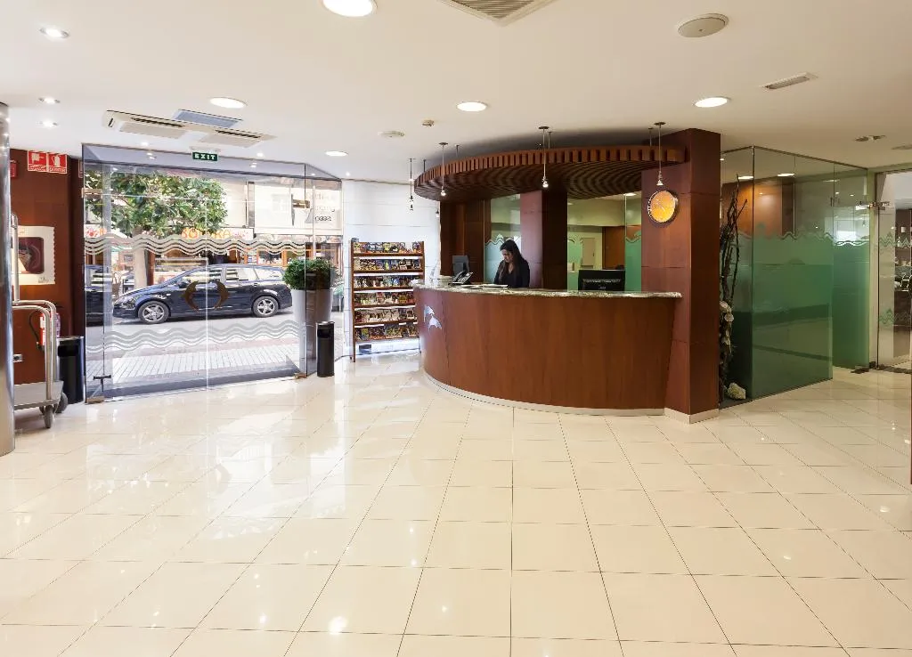 Lobby, Delfin, Costa Brava