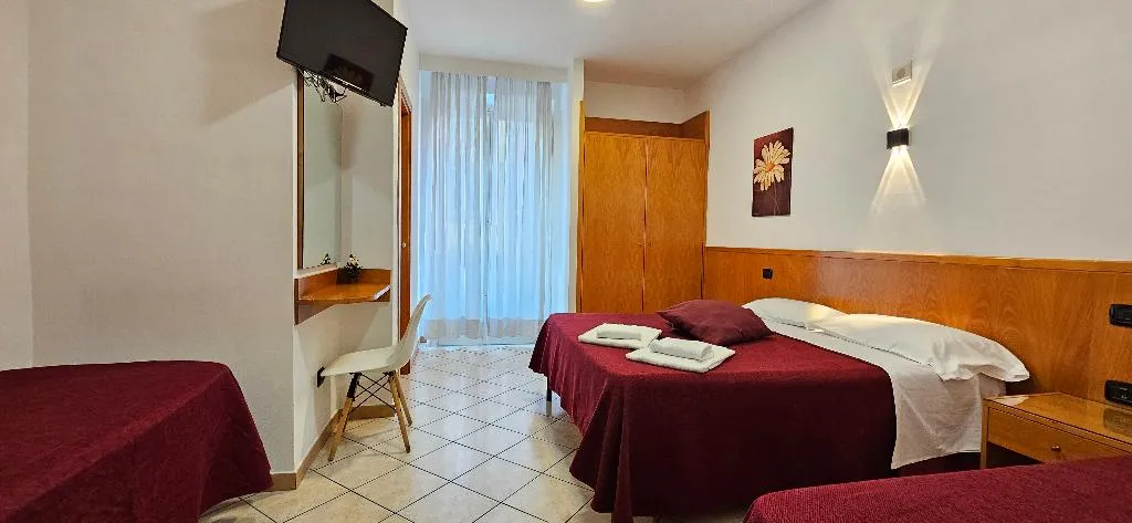 Room, Zara, Naples