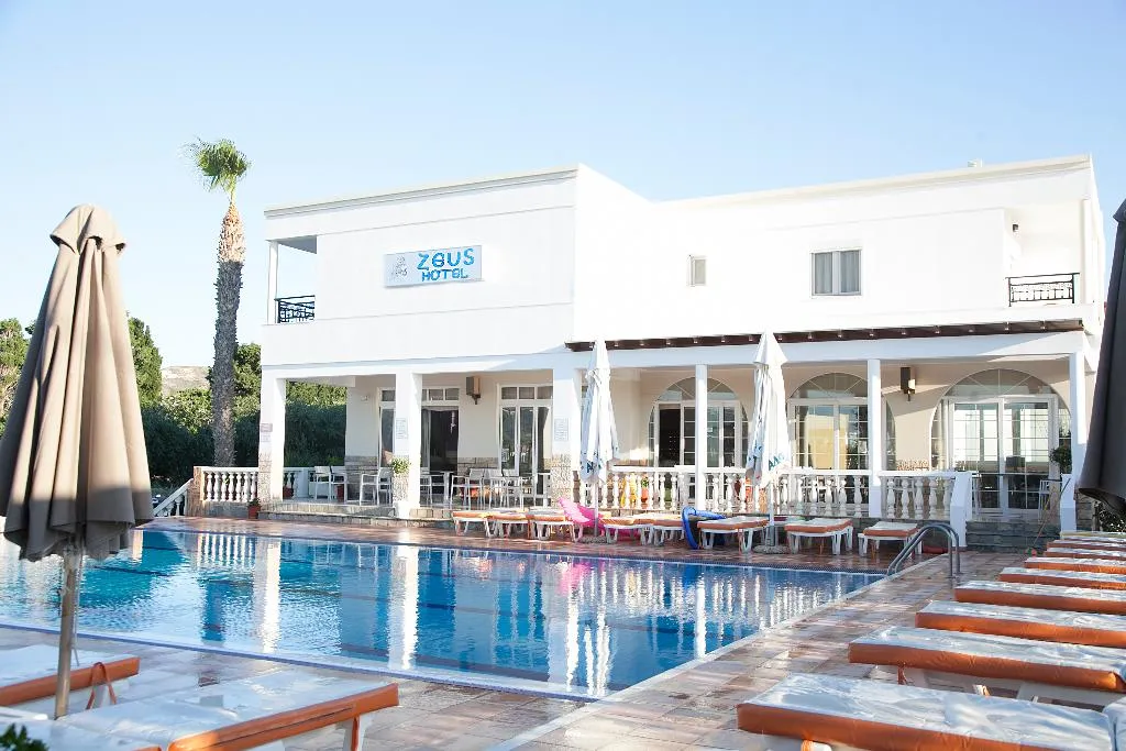 Pool, Zeus, Kos