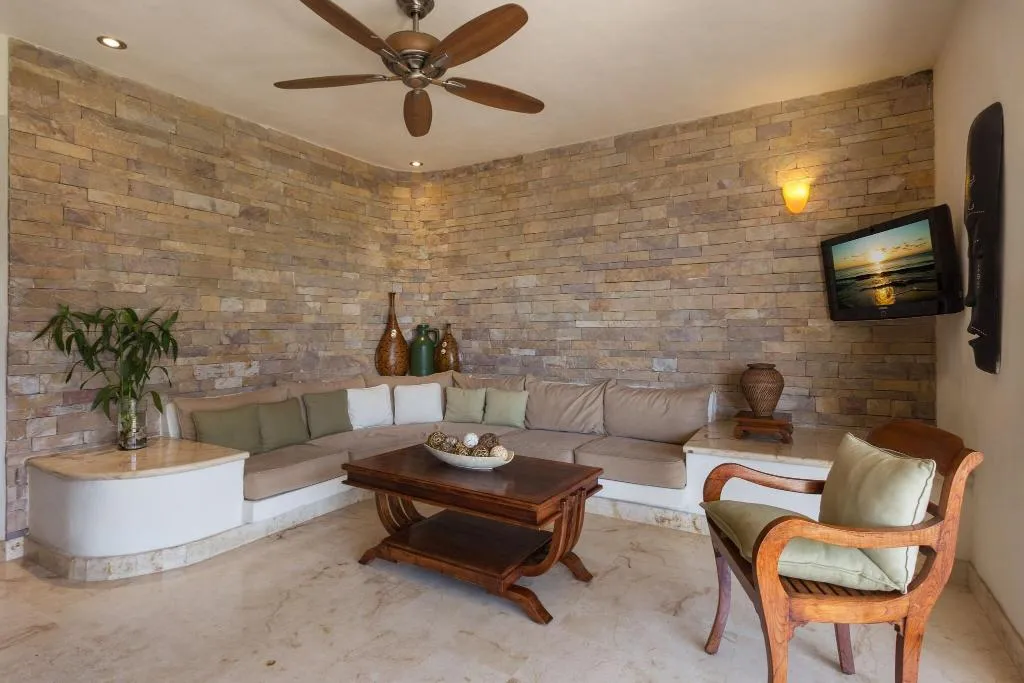 QUADRUPLE TWO BEDROOMS Room, El Taj Ocean Front and Beachside Condo Hotel, Playa Del Carmen