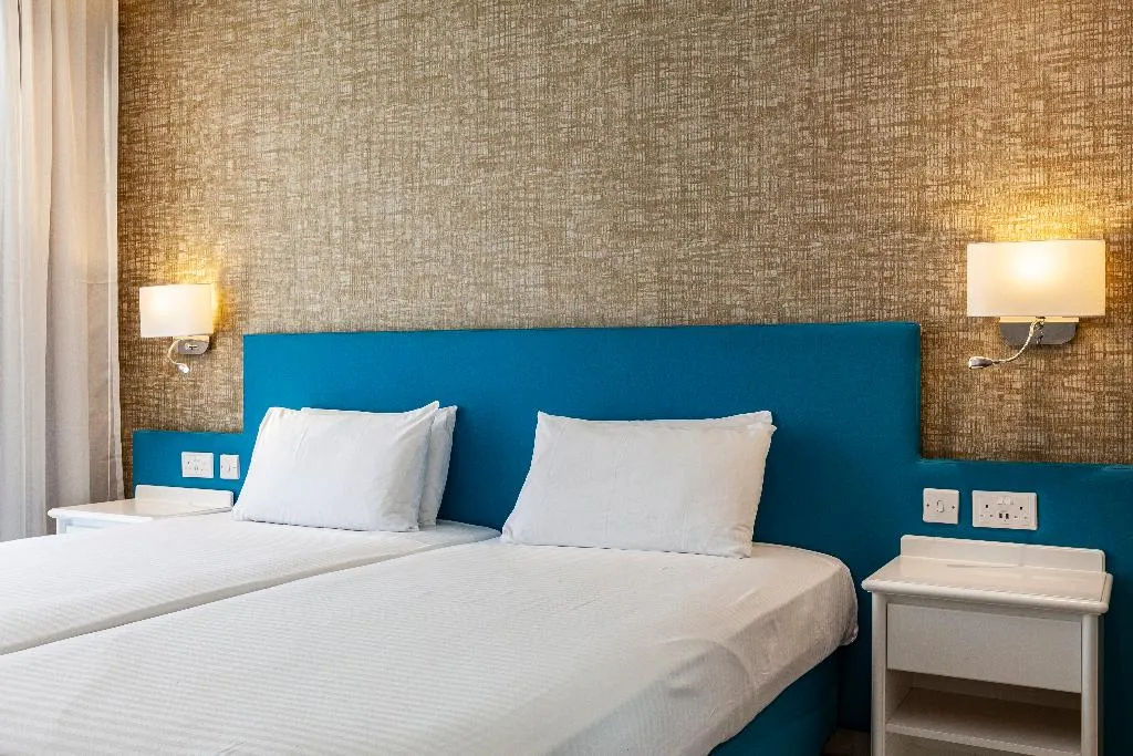 Double or Twin POOL VIEW Room, Pergola Hotel & Spa, Malta