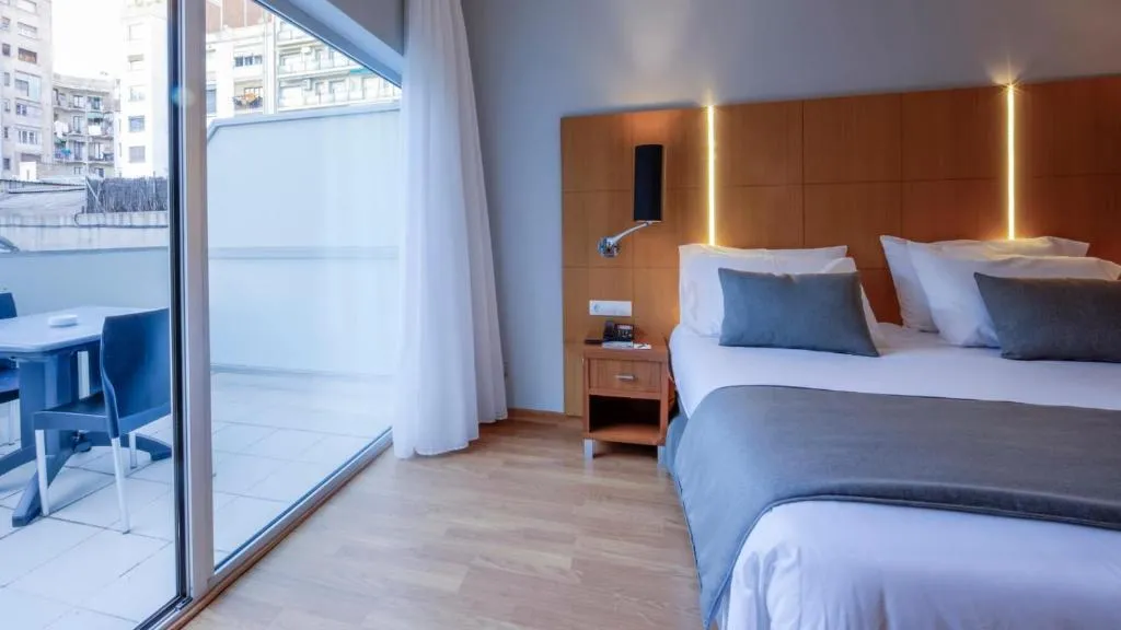 FAMILY ROOM STANDARD Room, Evenia Rossello, Barcelona
