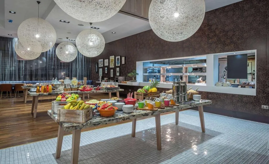 Restaurant, Radisson Blu Royal Hotel, Dublin, Dublin
