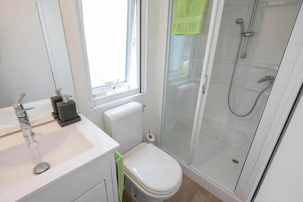 MOBILE HOME THREE BEDROOMS ONE BATHROOM Room, Camping Village Laguna Blu, Alghero