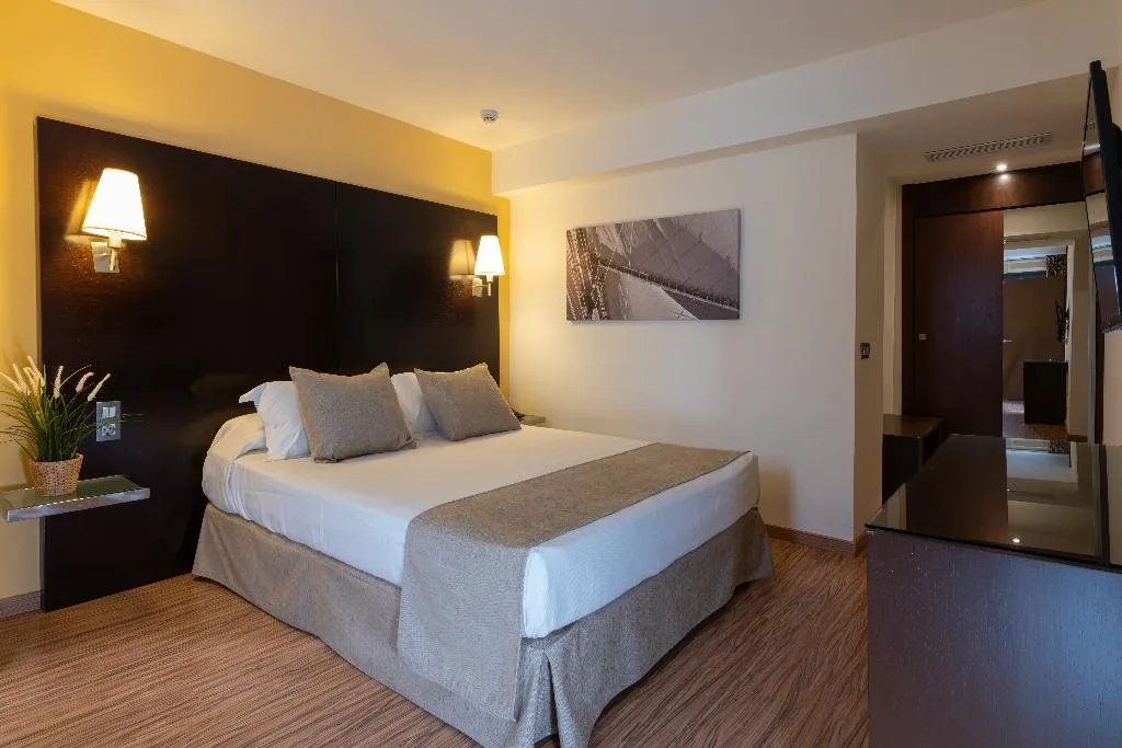 FAMILY ROOM CAPACITY 3 Room, Nautic Hotel, Majorca