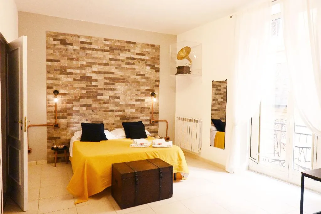 DOUBLE CLASSIC KING BED Room, Napoli Cityscape, Naples