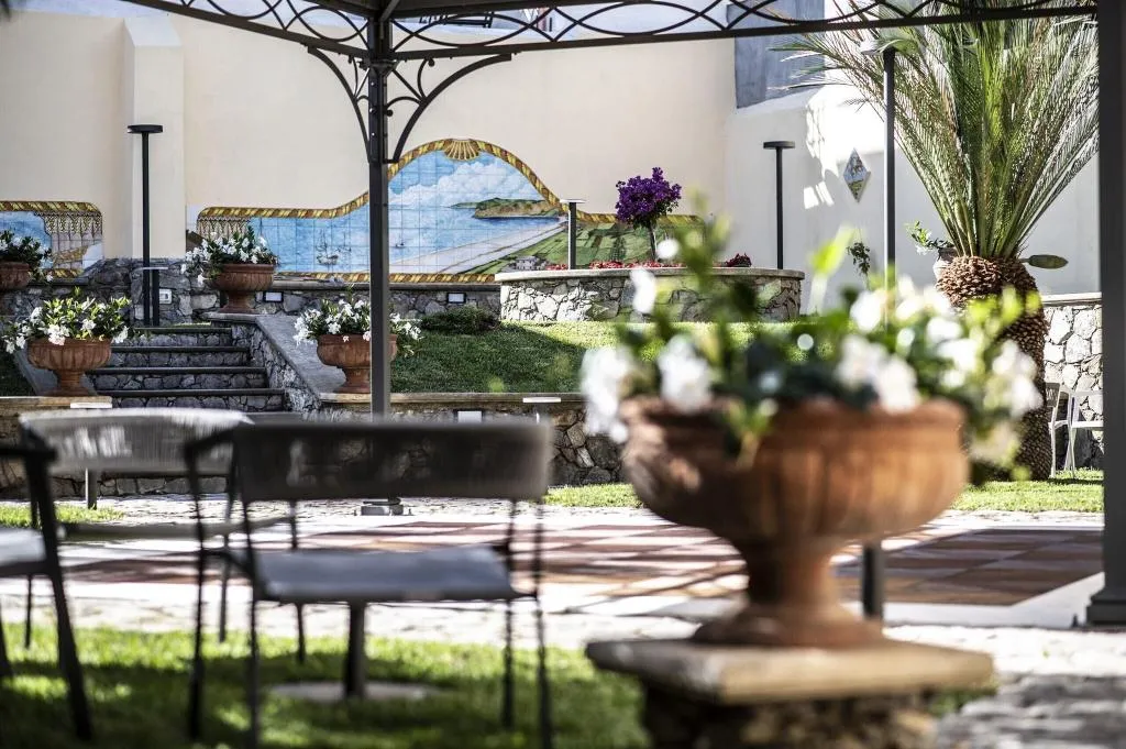 Terrace, Garibaldi, Catania