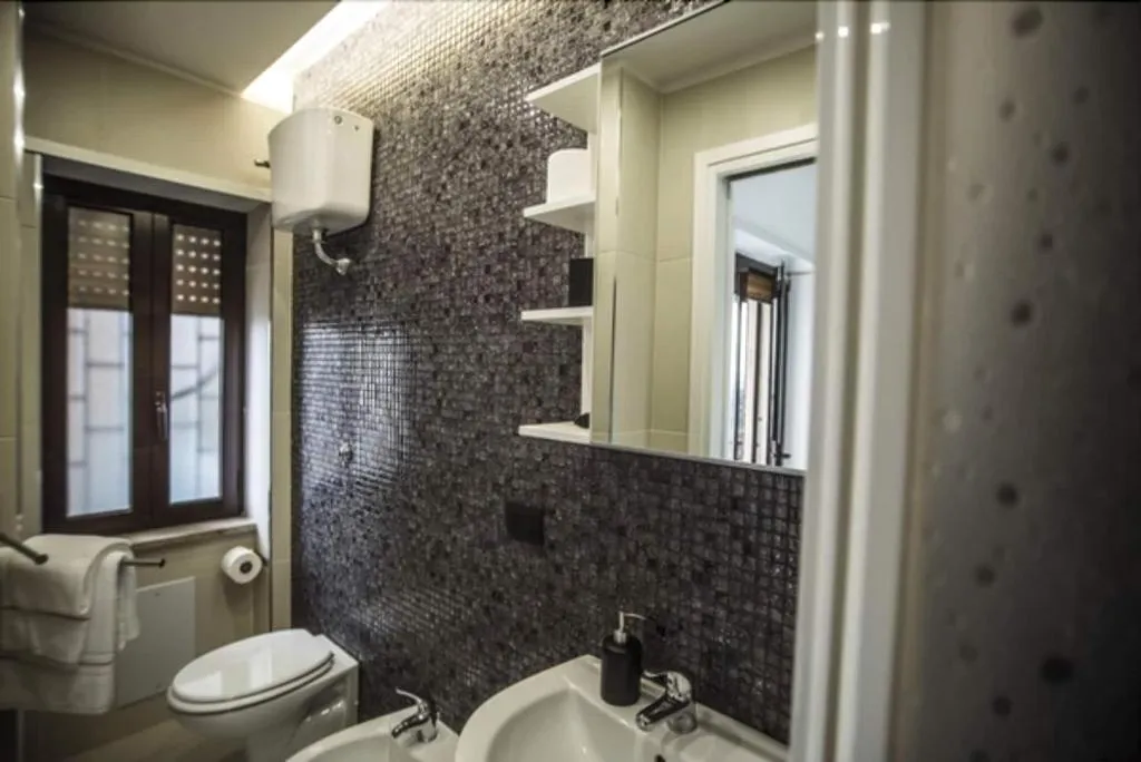 Room, B&B Locanda Mediterranea, Naples