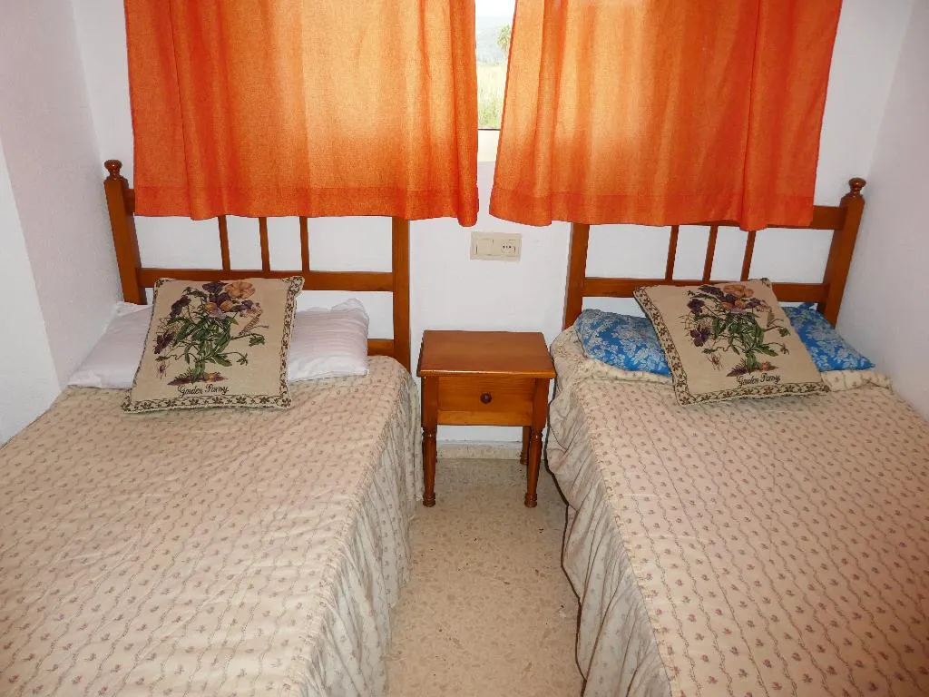 APARTMENT CAPACITY 6 TWO BEDROOMS Room, Jardines de Gandia VI - VIII 3000, Valencia