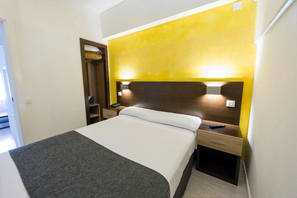 APARTMENT CAPACITY 2 Room, Apartamentos Recoletos, Madrid