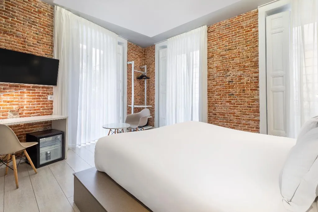DOUBLE STANDARD Room, B&B Hotel Madrid Centro Fuencarral 52, Madrid