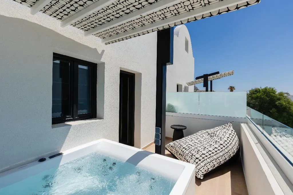Room WITH JACUZZI Room, Santo Mangata Boutique Hotel & Spa, Santorini