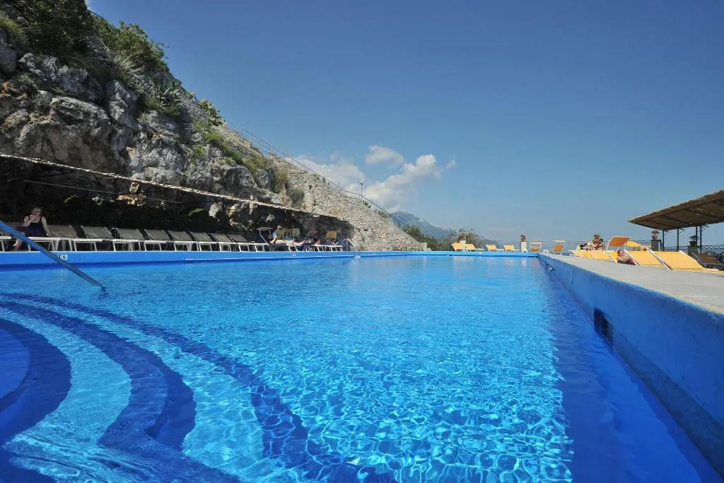 Sports and Entertainment, Belvedere, Naples