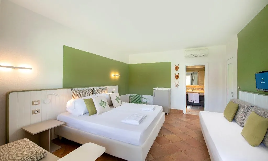 TRIPLE GARDEN VIEW Room, The Village Chia Laguna Sardinia, Cagliari