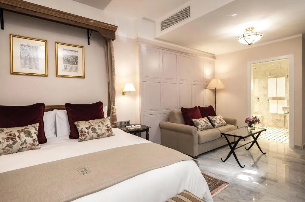 Room, Palais Le Brun, Malta