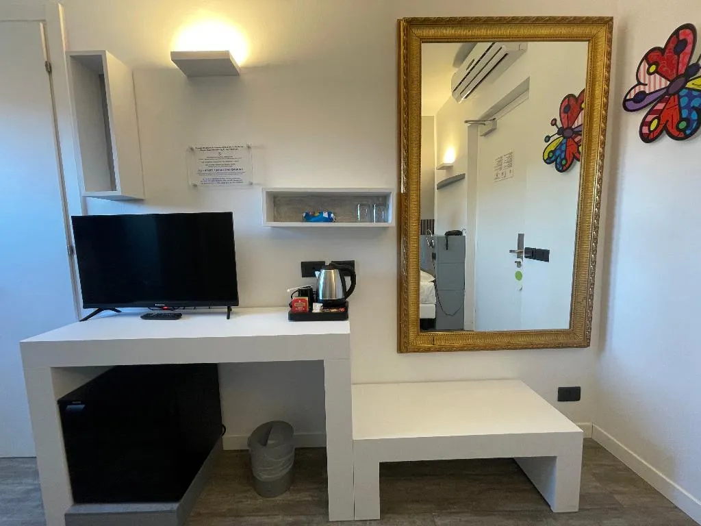 SINGLE SUPERIOR Room, Hotel Europa, Milan