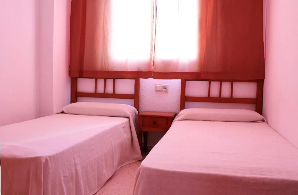 APARTMENT CAPACITY 6 TWO BEDROOMS Room, Jardines de Gandia VI - VIII 3000, Valencia