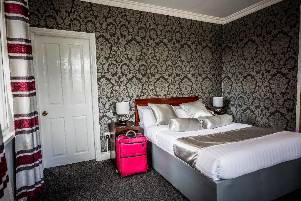 DOUBLE WITH SHARED BATHROOM Room, The Kildare Street, Dublin