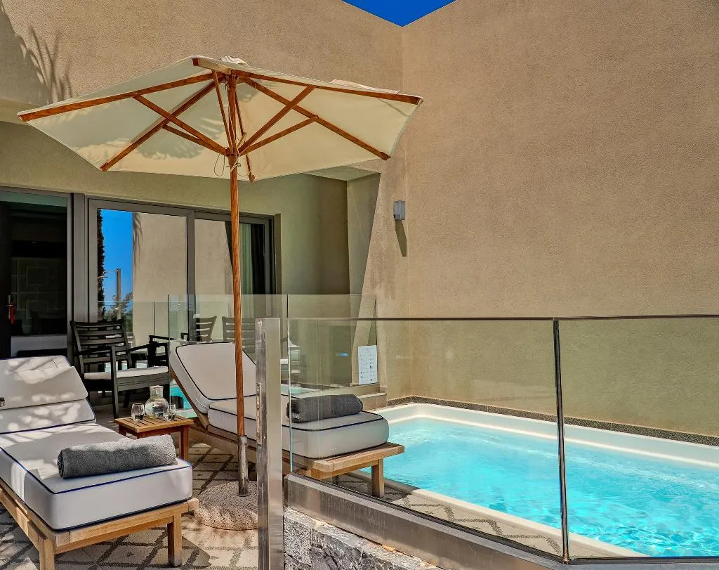 JUNIOR SUITE WITH PRIVATE POOL Room, Axel Beach Crete, Crete