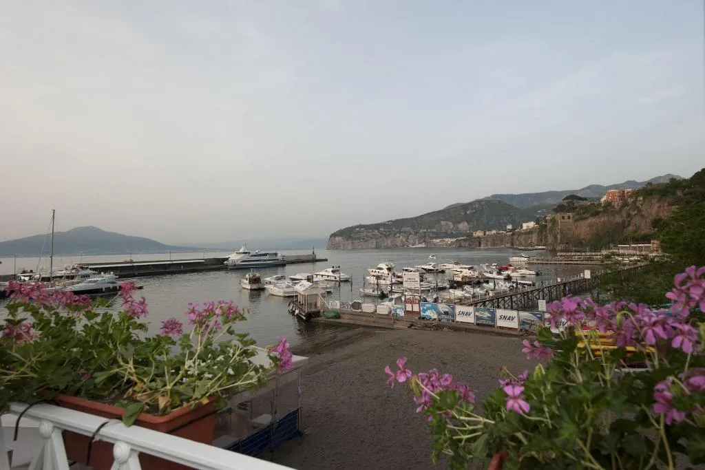 Room, Surriento Suites, Naples