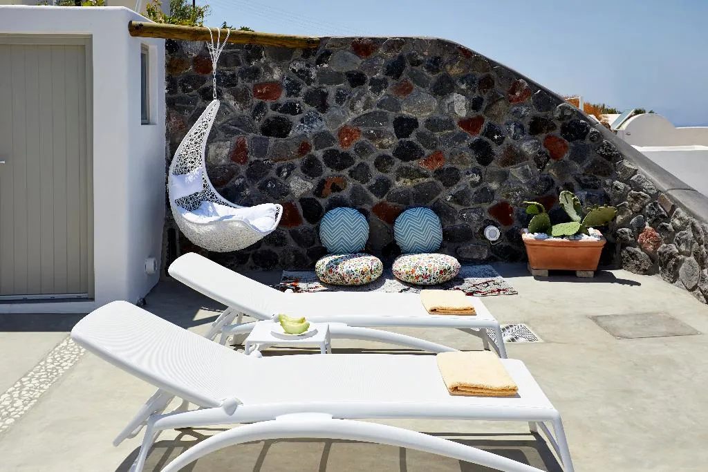 General view, Mellow Luxury Cave, Santorini