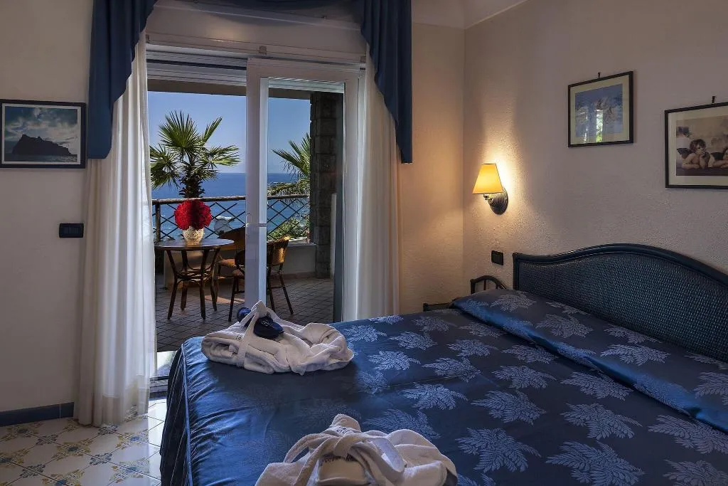 TWIN COMFORT SEA VIEW Room, Sorriso Thermae Resort & Spa, Naples