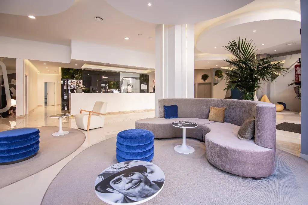 Lobby, Monte Puertatierra, Costa De La Luz