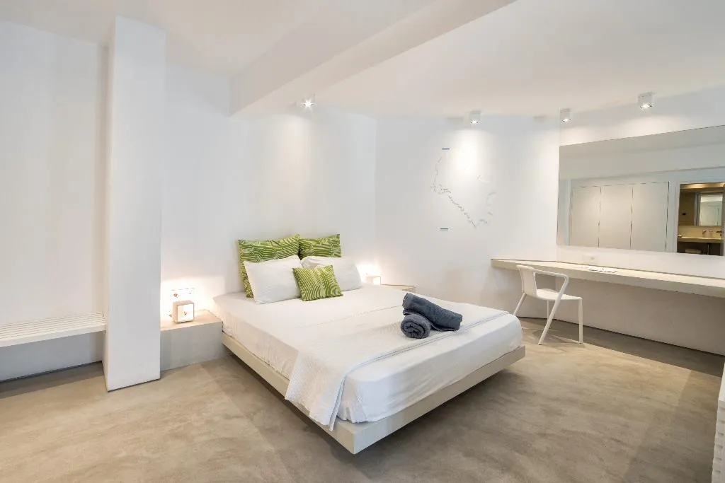 JUNIOR SUITE WITH PRIVATE POOL Room, Relux Ios Hotel, Santorini