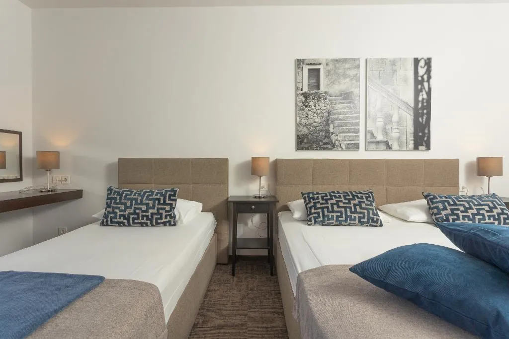 DOUBLE SUPERIOR WITH AIR CONDITIONING Room, Villa Arausa, Split