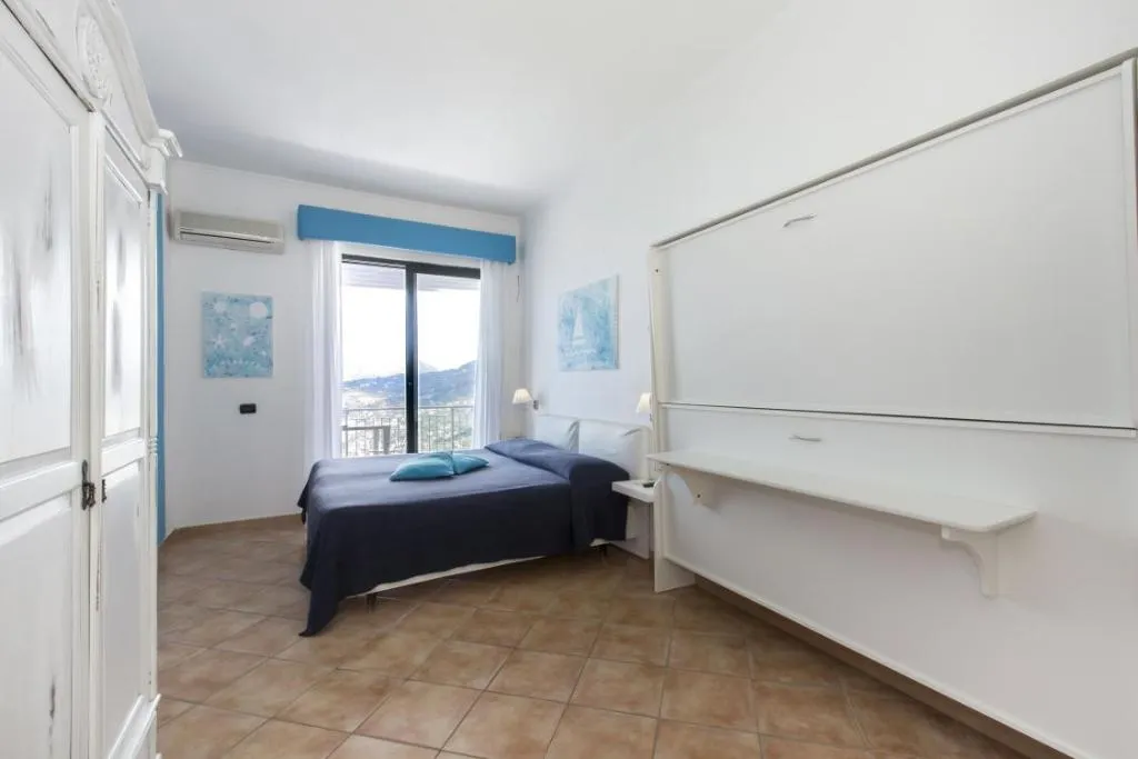 STUDIO WITH BALCONY WITH VIEWS Room, Residence Le Terrazze Sorrento, Naples