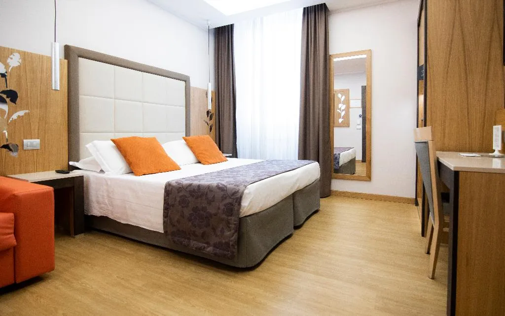 TRIPLE STANDARD Room, Giolli Nazionale, Rome