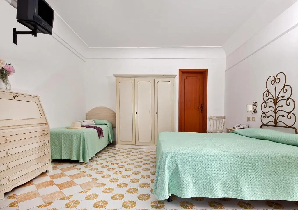 Room, Hotel Vittoria Positano, Naples