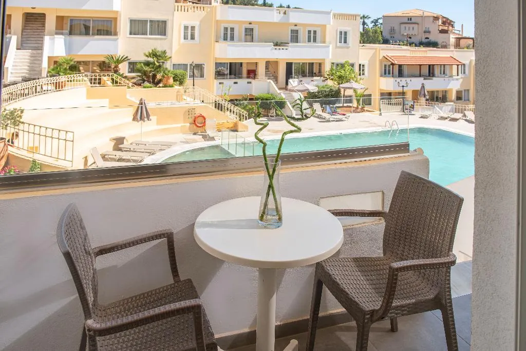Double or Twin GARDEN VIEW Room, Alexander House, Crete